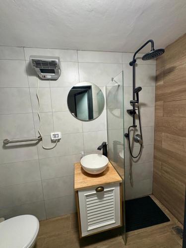 Bathroom, נופש חלומי בכנרת in Lower Tiberias