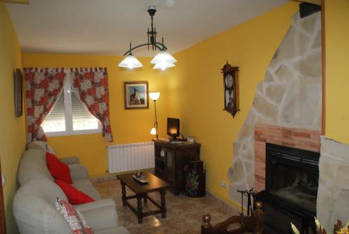 2 bedrooms, 5 beds