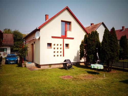  Thermal House in Tamási