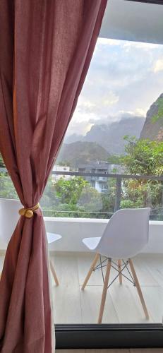 The Pink Banana in Paul