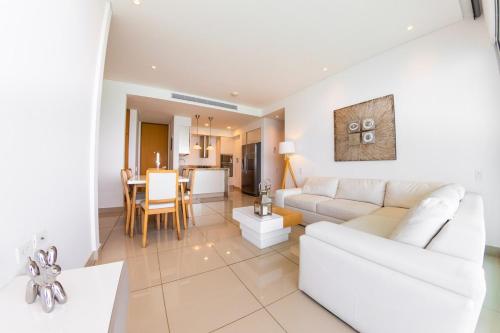 luxury Aparment Ocean view H2 condominium apto 2105