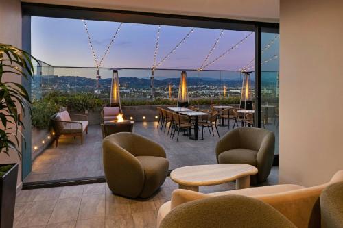 AC Hotel by Marriott Beverly Hills, Лос-Анджелес