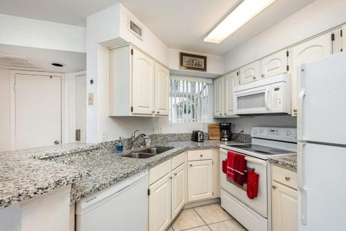 Serene Pondside Getaway - BC10 in อินเดียแลนติก (FL)