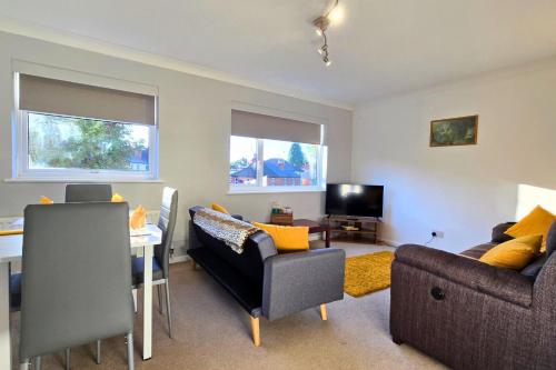 Delightful first floor two bed apartment five minutes walk from Dorking town centre in Dorking