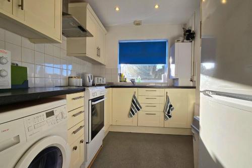 Delightful first floor two bed apartment five minutes walk from Dorking town centre in Dorking