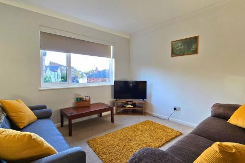 Delightful first floor two bed apartment five minutes walk from Dorking town centre in Dorking