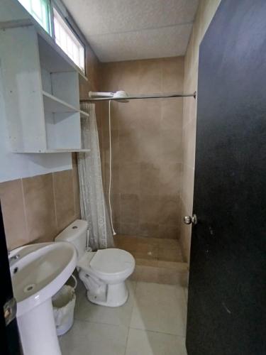 Nice suite near UPSE in Santa Elena