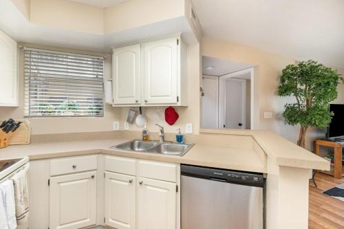 Beachside Pond View Retreat - BC155 in Indian Harbour Beach