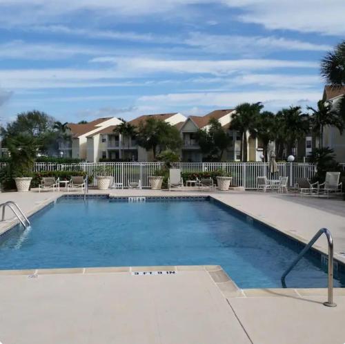 Beachside Pond View Retreat - BC155 in Indian Harbour Beach