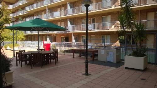 16 on Eden. CBD location. Long stays welcome, Adelaide (foto 5)