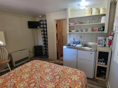 Cottage Place on Squam Lake Room Type - Standard Studio