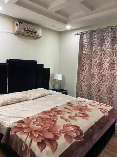 This flat is in bharia town lahore and come here to have cozy and peaceful stay with your family and friends, Lahore (Foto 6)
