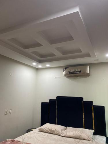 This flat is in bharia town lahore and come here to have cozy and peaceful stay with your family and friends, Lahore (Foto 7)