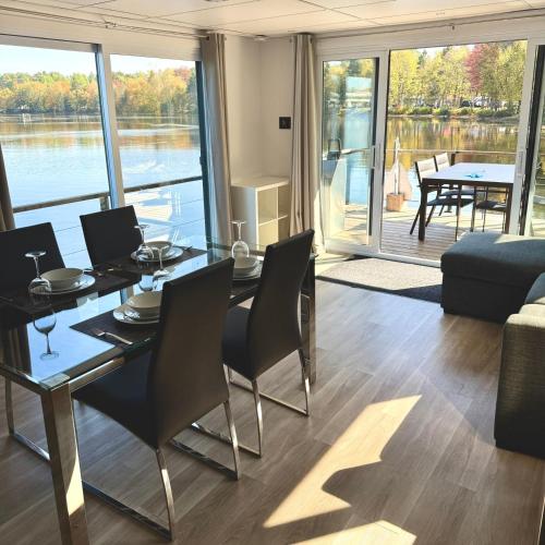 Parc de l'Île Melville 1 - Maison flottante (Parc de l'Ile Melville 1 - Maison flottante) in ชาวินิแกน (ควิเบก)