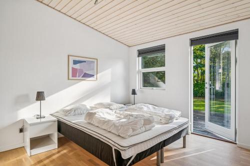 Stunning Home In Ebeltoft With 3 Bedrooms And Wifi - image 5