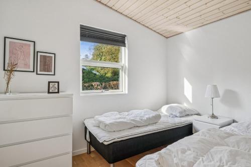 Stunning Home In Ebeltoft With 3 Bedrooms And Wifi - image 4
