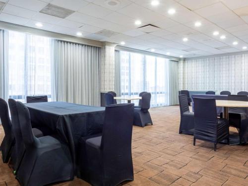 Comfort Inn & Suites Baltimore Inner Harbor - image 11