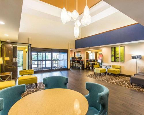 Comfort Suites Cookeville - 로비