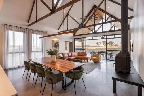 The Old Cheese Factory - Luxe Design & Country Calm