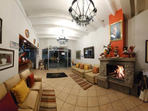 Plaza Mayor Hotel 4