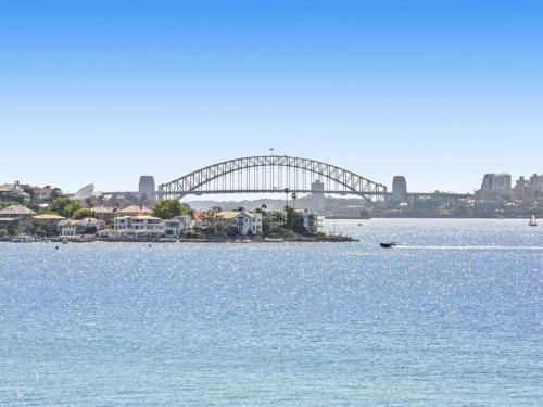 Cosy and Quiet Walk to Beach and Harbor - image 11
