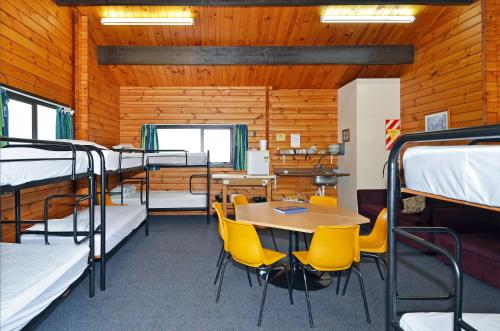 Family Cabin with Shared Facilities - Towels/Linen/Blanket Extra Fee