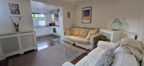 Cozy 2BDR Home Near Luas 5km to City Centre
