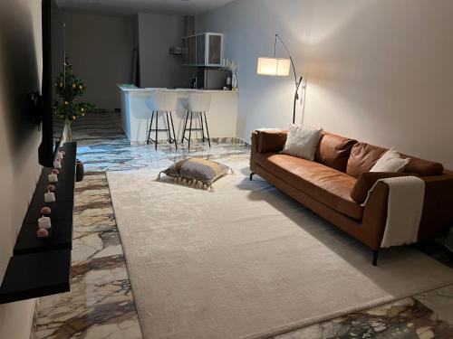 Six countries apartments in อัลคีราน