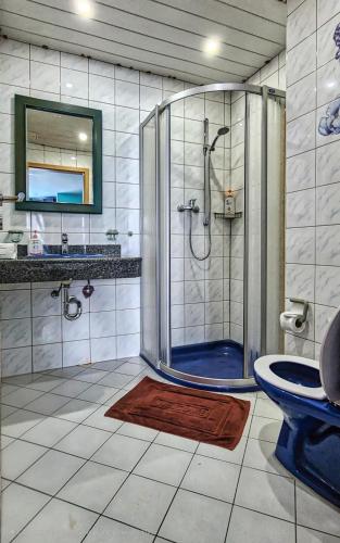 Pension Zum Ross – Karon Beach, WY