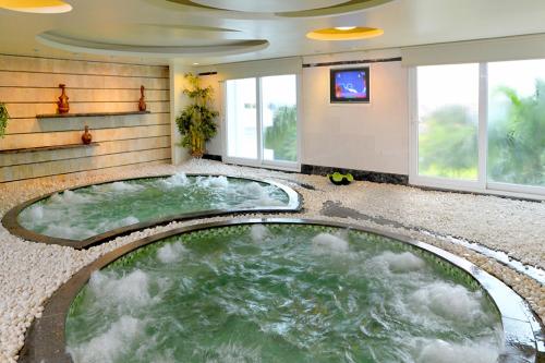 Spa, 珠江酒店公寓 (Pearl River Hotel & Apartment) in 饒橋
