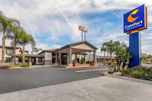 Comfort Inn & Suites in Colton, USA