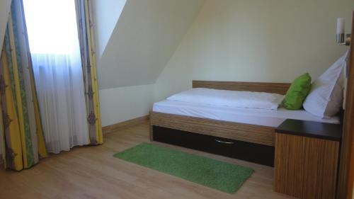 1 twin bed