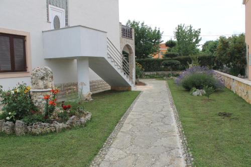  Apartment Pridraga in Pridraga