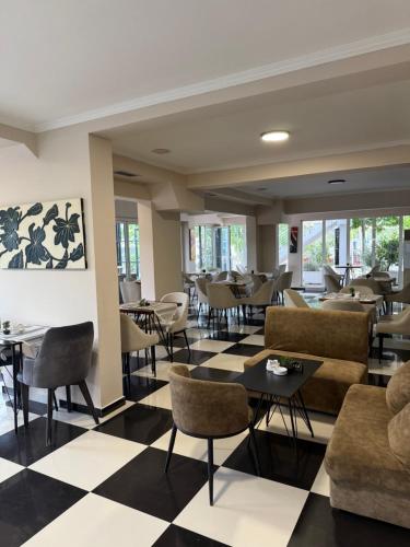 Krokodil hotel & bar in มุลเลต