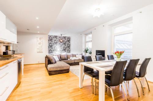 Real Luxury, Private Sauna, Spacious apartment in Helsinki District, Helsinky