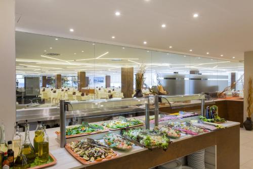 The Ibiza Twiins - 4* Sup - image 9