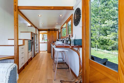 Tarras Tiny Haven - Wake up to Breathtaking Mountains in Tarras
