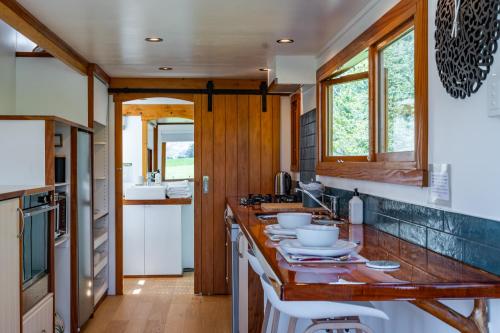 Tarras Tiny Haven - Wake up to Breathtaking Mountains in Tarras
