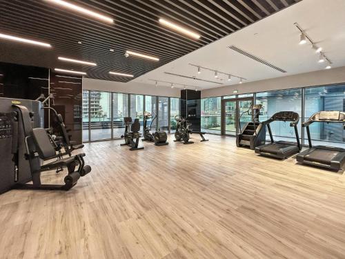 Parkside 2BR plus Maid Canal Front, Dubaï (photo 4)