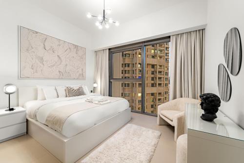 Spacious 1BR in Downtown with Balcony & Pool, Dubaï