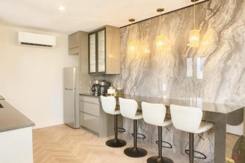 Luxe & détente - 1 ch - 4 pers - Spa - Free Parking (Luxe & detente - 1 ch - 4 pers - Spa - Free Parking) in Boischatel (QC)