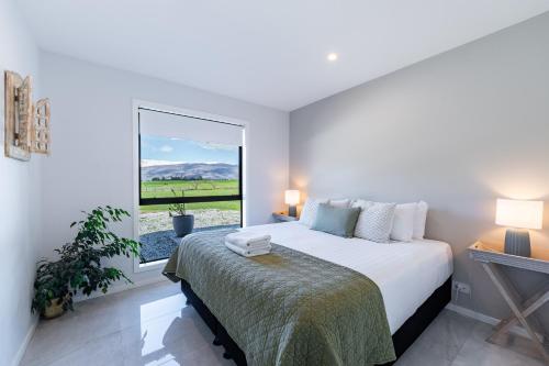 Tarras Serenity Haven - Mountain Views and Calm