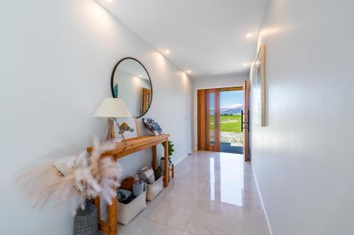 Tarras Serenity Haven - Mountain Views and Calm - Private room with shared spaces in Tarras