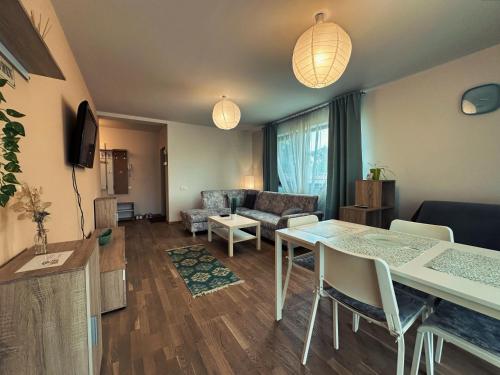 Feels Like Home - free parking - powered by NEO