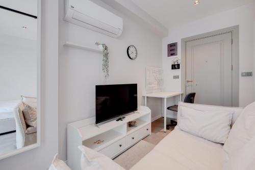 Newly Constructed in Kadikoy Quake-Resistant-AC, Istanbul (photo 8)
