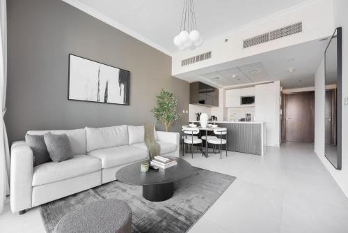 StayShort - Dubai Marina sleeps 4 with Amazing Water Views, Dubai (photo 8)
