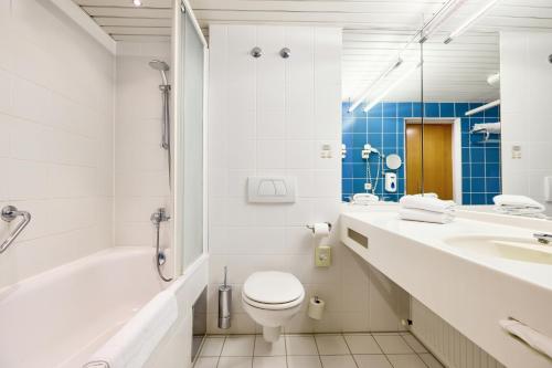 room detail thumbnail 2