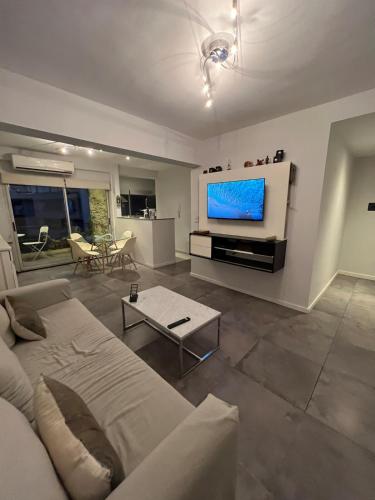 An area close to trendy bars and restaurants