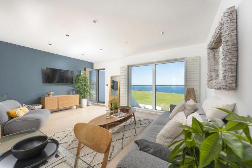 Exterior view, 66 Pentire, Newquay near Lewinnick Lodge