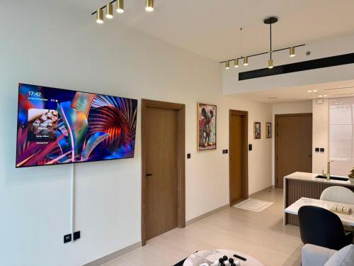 Modern 1BD APT In Binghatti Burj Khalifa Skyline, Dubai (Foto 6)